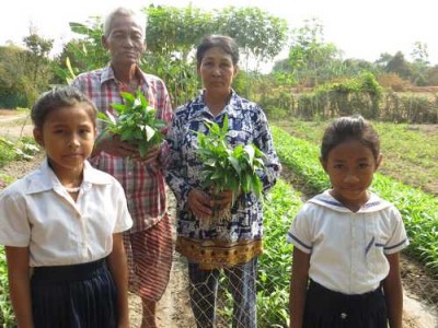 CC garden with children